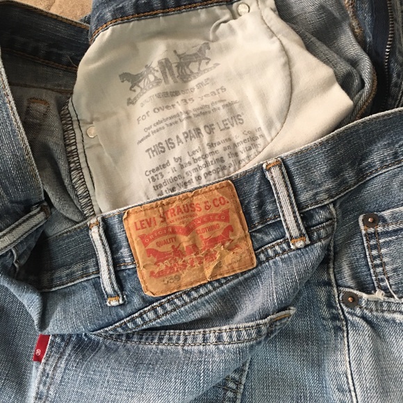 42x32 559 Levi’s - Picture 3 of 5